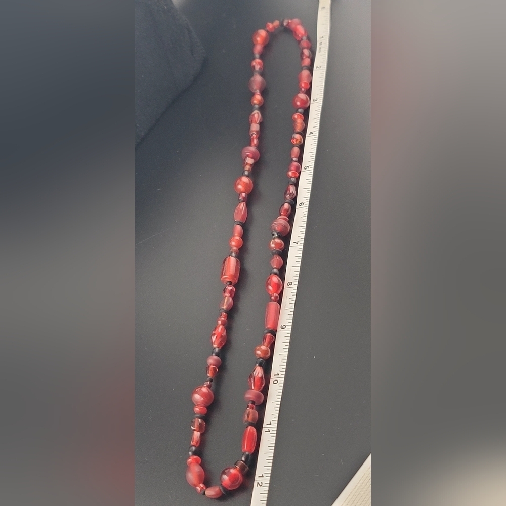 Vintage Red Glass & Wooden Beaded Necklace Single Stand-Stretchy - Picture 6 of 6